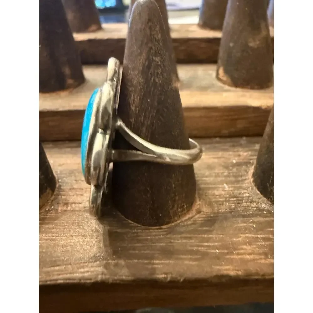 Native-Made Vintage Turquoise and Sterling Silver Ring Sz. 6